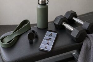 how to track strength workouts with a smartwatch